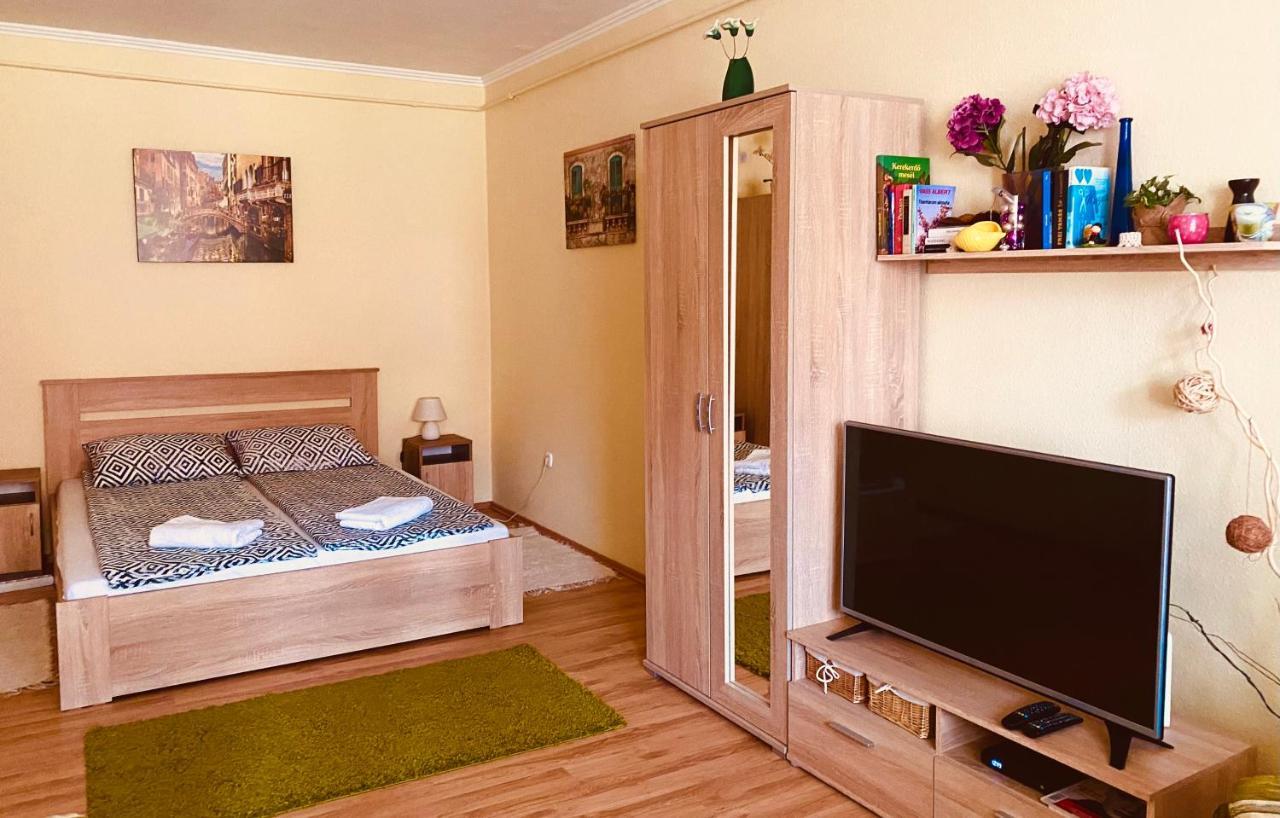 Victoria Apartman Эгер Экстерьер фото
